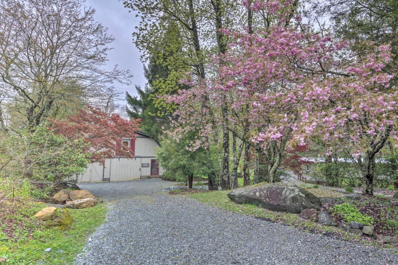 Modern Farmhouse Duplex By Stream, 4 Mi To Boone! Блоуинг Рок Екстериор снимка